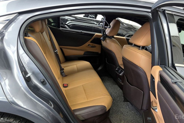 2021 Lexus ES с пробегом 89 505 км