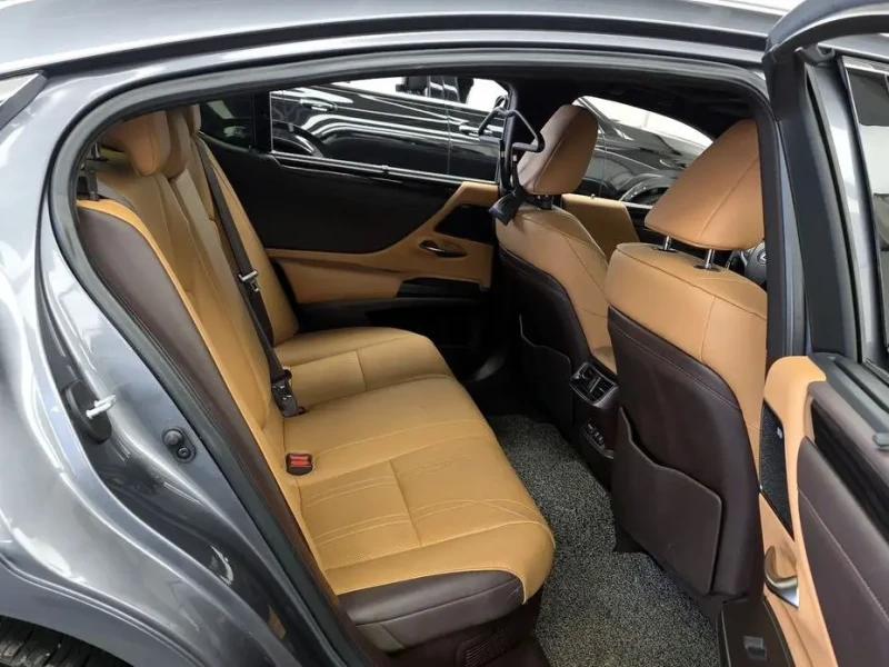 2021 Lexus ES с пробегом 89 505 км