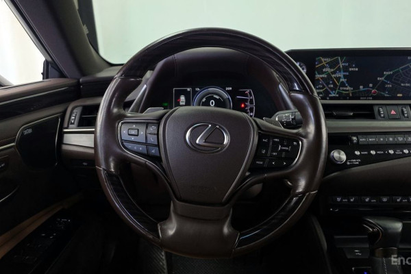 2021 Lexus ES с пробегом 89 505 км