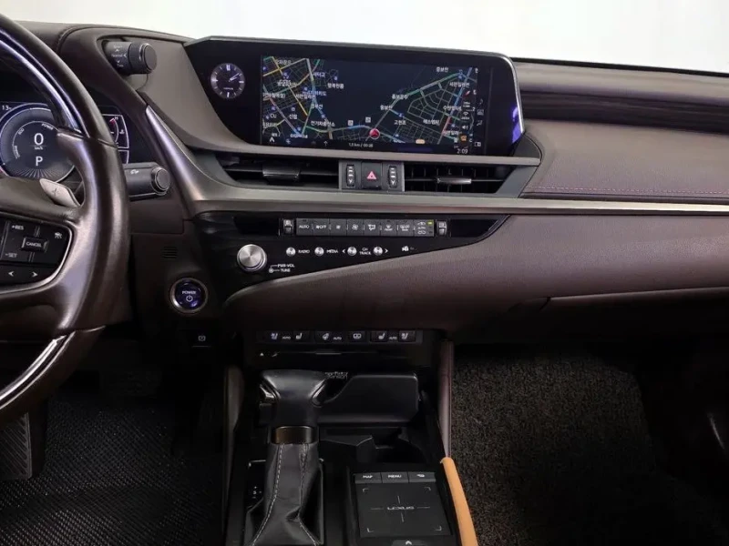 2021 Lexus ES с пробегом 89 505 км