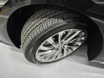 2025 Lexus ES с пробегом 4 839 км