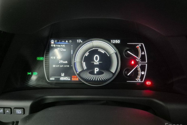 2025 Lexus ES с пробегом 4 839 км