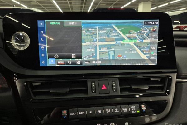 2025 Lexus ES с пробегом 4 839 км