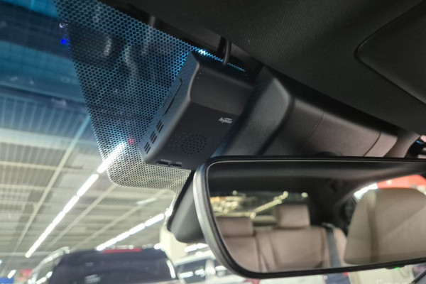 2025 Lexus ES с пробегом 4 839 км