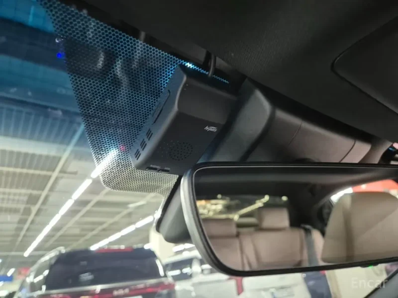 2025 Lexus ES с пробегом 4 839 км