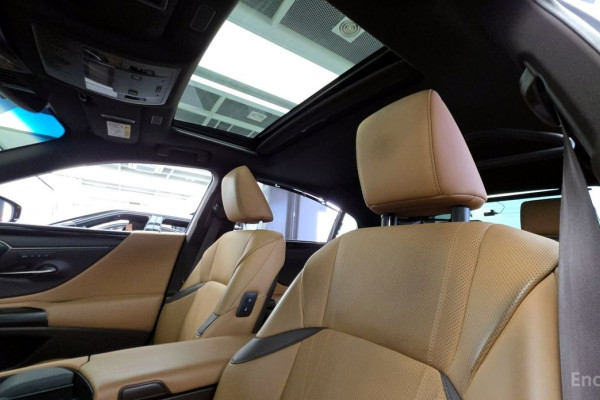 2021 Lexus ES с пробегом 89 505 км