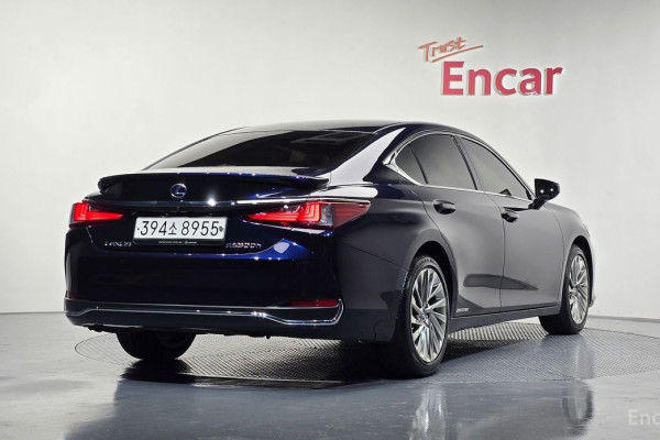2020 Lexus ES с пробегом 25 775 км