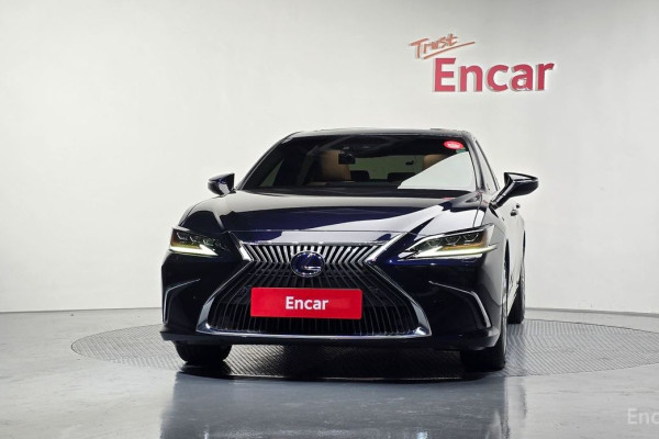 2020 Lexus ES с пробегом 25 775 км