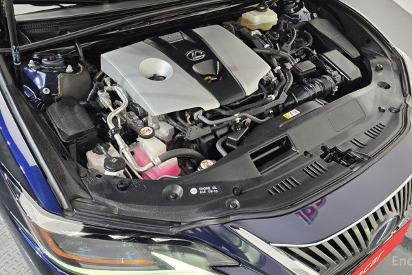 2020 Lexus ES с пробегом 25 775 км