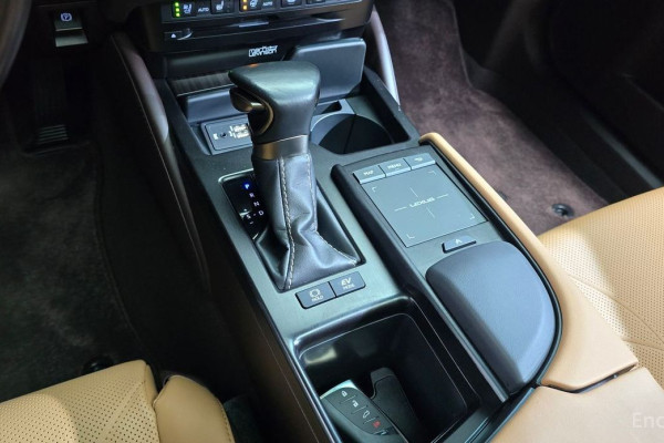 2020 Lexus ES с пробегом 25 775 км