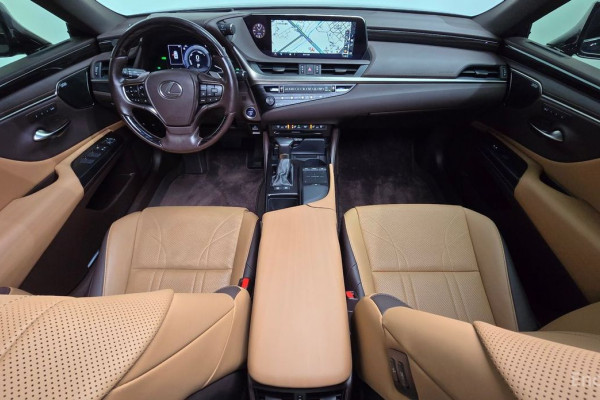 2020 Lexus ES с пробегом 25 775 км