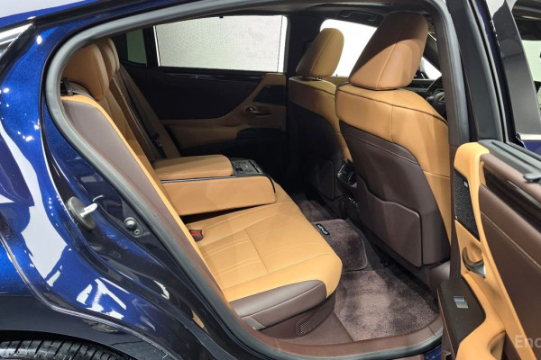 2020 Lexus ES с пробегом 25 775 км