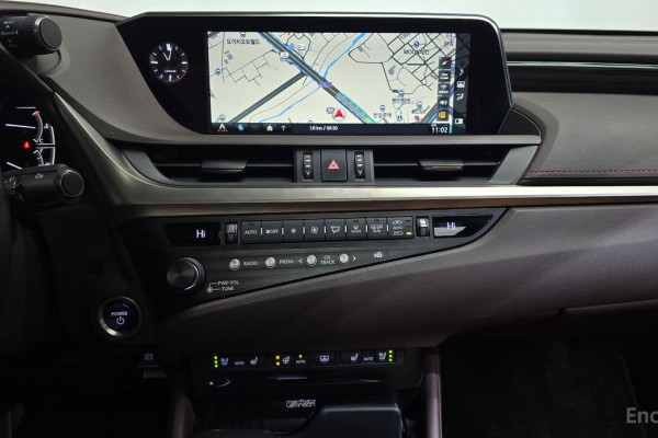 2020 Lexus ES с пробегом 25 775 км