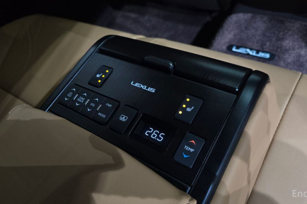 2020 Lexus ES с пробегом 25 775 км