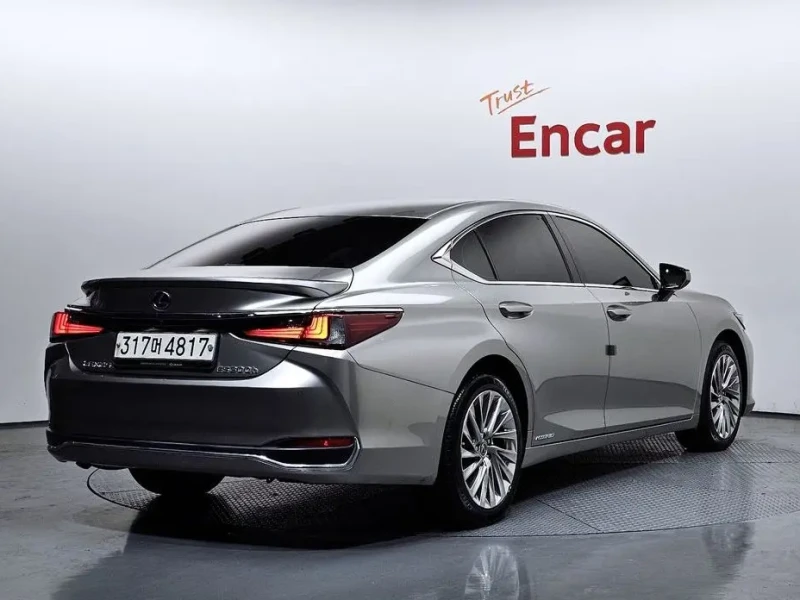 2021 Lexus ES с пробегом 94 539 км