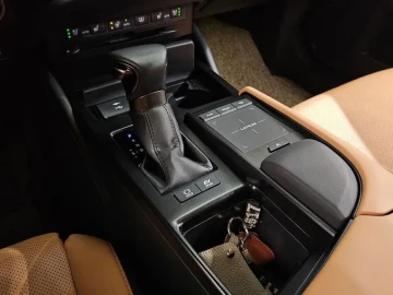 2021 Lexus ES с пробегом 94 539 км