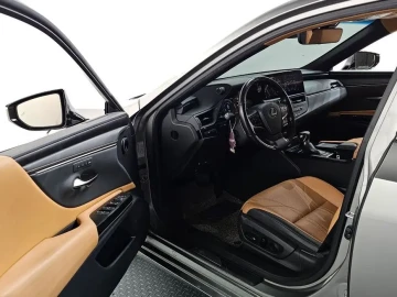 2021 Lexus ES с пробегом 94 539 км
