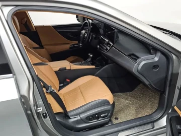 2021 Lexus ES с пробегом 94 539 км