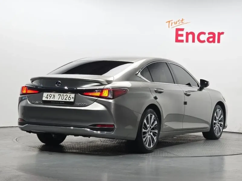 2019 Lexus ES с пробегом 103 492 км