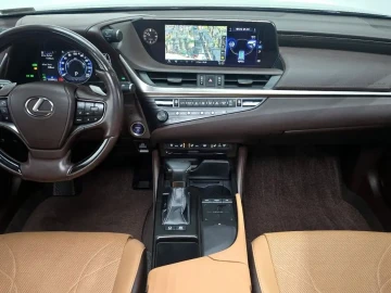 2019 Lexus ES с пробегом 103 492 км