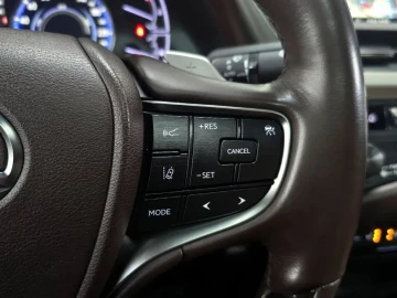 2019 Lexus ES с пробегом 103 492 км