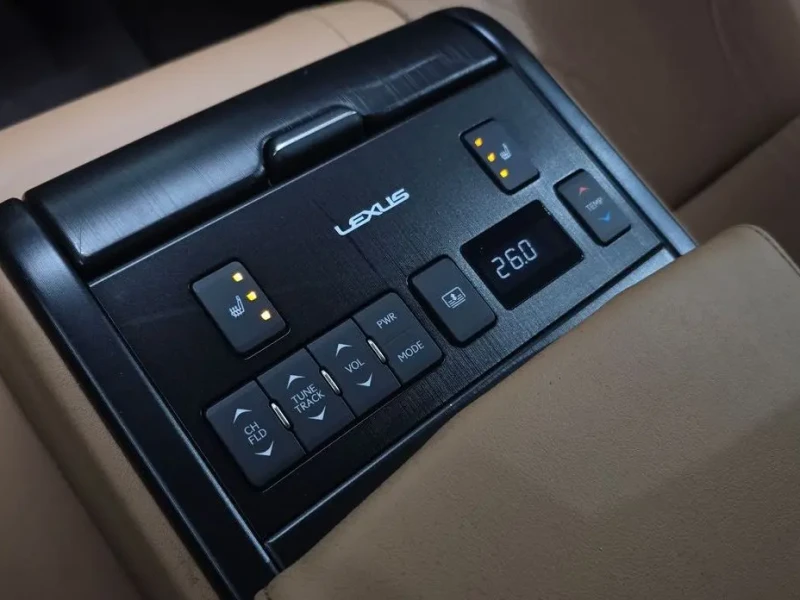 2019 Lexus ES с пробегом 103 492 км