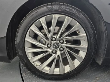 2018 Lexus ES с пробегом 110 764 км