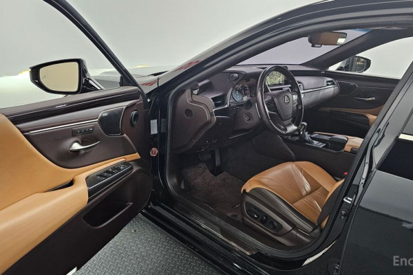 2018 Lexus ES с пробегом 110 764 км