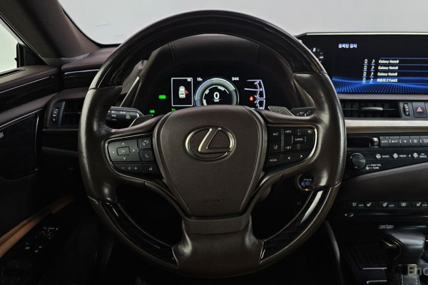 2018 Lexus ES с пробегом 110 764 км