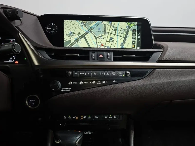 2018 Lexus ES с пробегом 110 764 км
