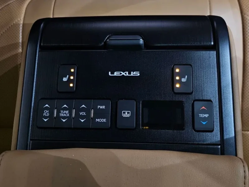 2018 Lexus ES с пробегом 110 764 км