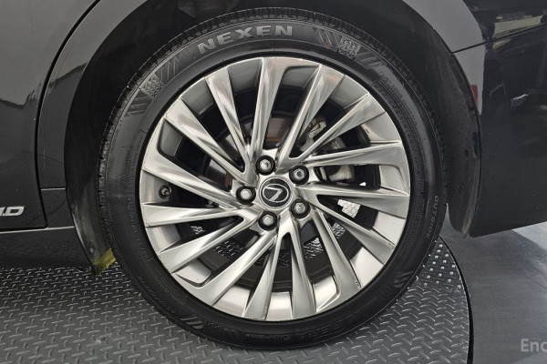 2018 Lexus ES с пробегом 110 764 км