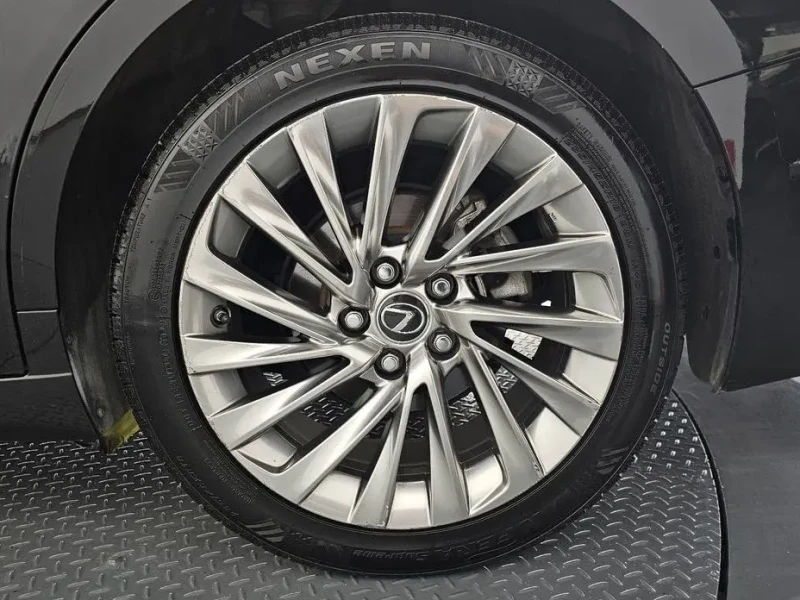 2018 Lexus ES с пробегом 110 764 км