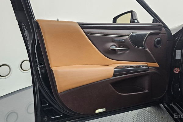 2018 Lexus ES с пробегом 110 764 км