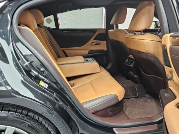 2018 Lexus ES с пробегом 110 764 км