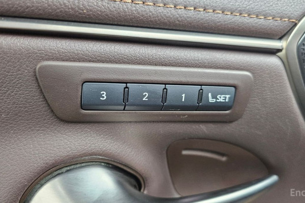 2018 Lexus ES с пробегом 110 764 км