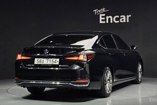 2019 Lexus ES с пробегом 97 541 км