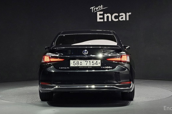 2019 Lexus ES с пробегом 97 541 км