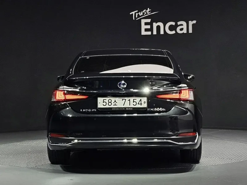 2019 Lexus ES с пробегом 97 541 км
