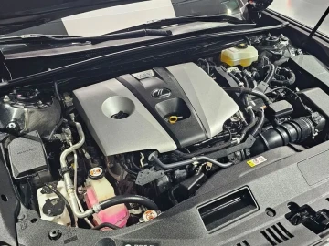 2019 Lexus ES с пробегом 97 541 км
