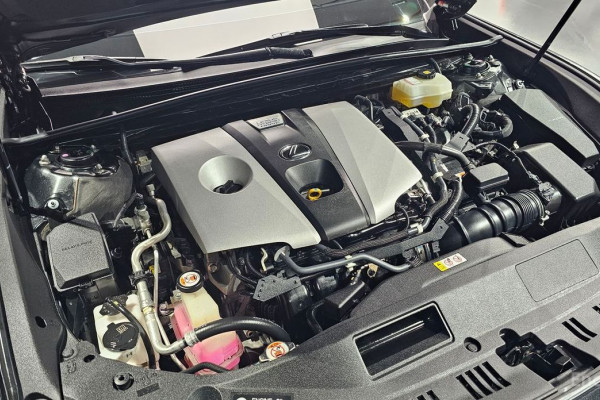 2019 Lexus ES с пробегом 97 541 км