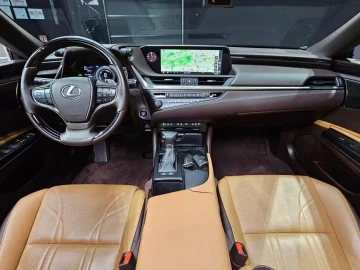 2019 Lexus ES с пробегом 97 541 км