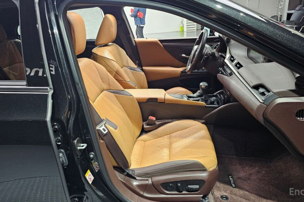 2019 Lexus ES с пробегом 97 541 км