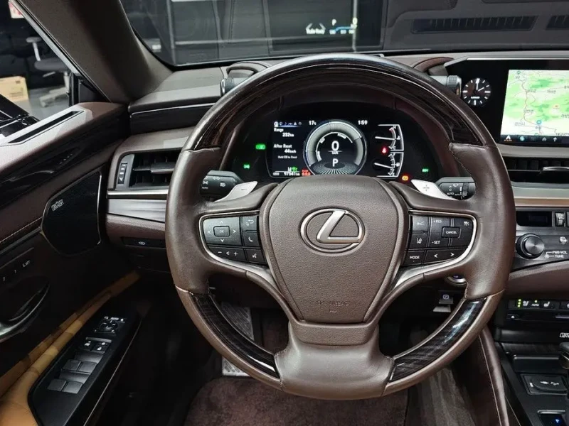 2019 Lexus ES с пробегом 97 541 км