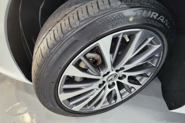 2020 Lexus ES с пробегом 85 670 км