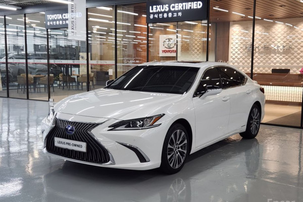 2020 Lexus ES с пробегом 85 670 км