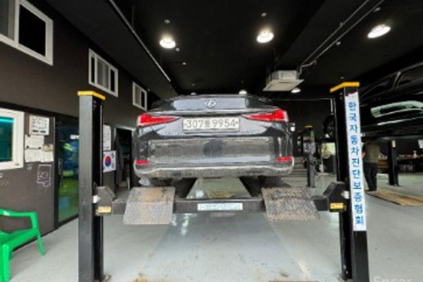 2019 Lexus ES с пробегом 169 532 км