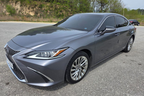 2019 Lexus ES с пробегом 76 680 км