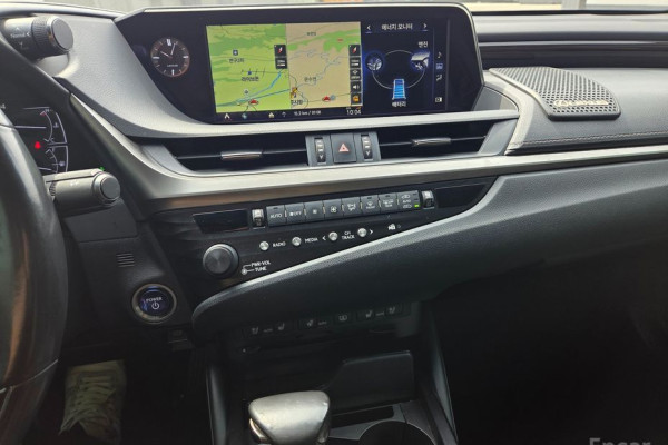 2019 Lexus ES с пробегом 76 680 км