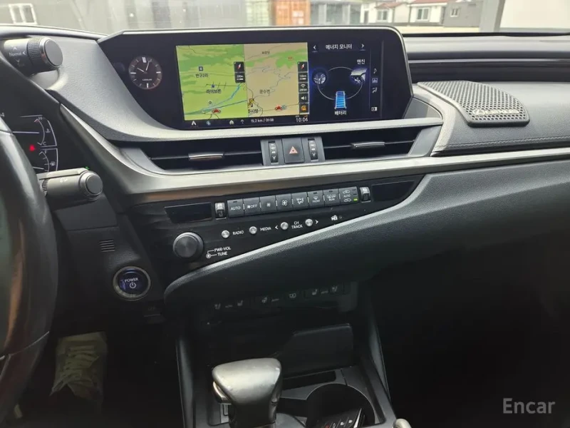 2019 Lexus ES с пробегом 76 680 км